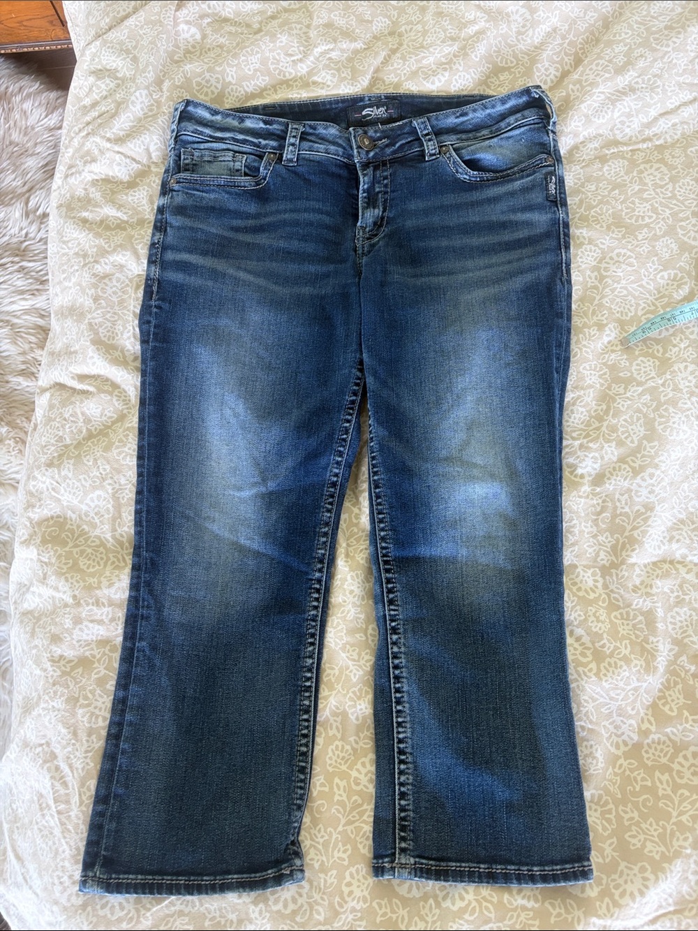 Silver Jeans Women's Capri Jeans - Blue Wash